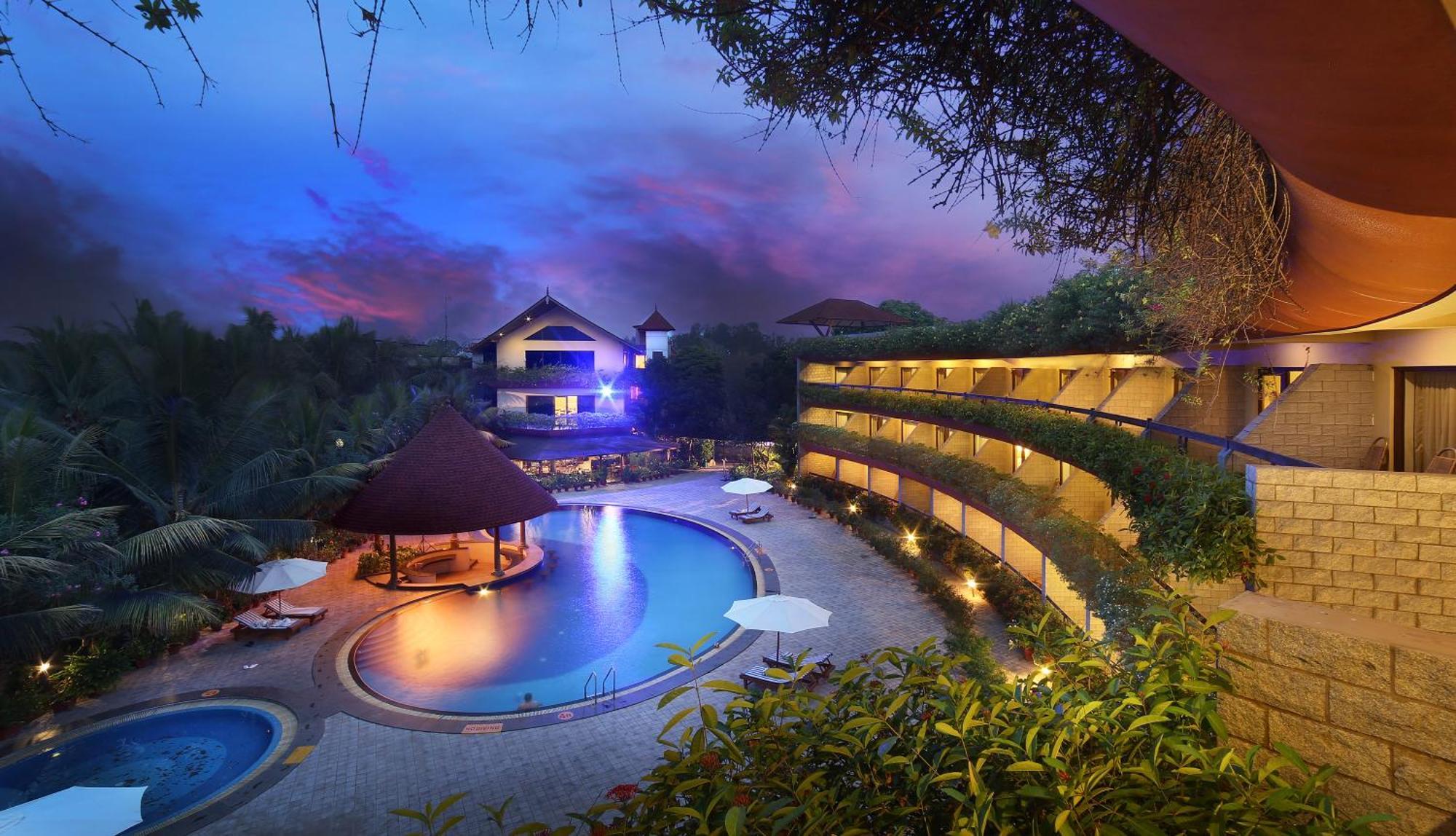 Uday Suites - The Airport Hotel Thiruvananthapuram Екстериор снимка