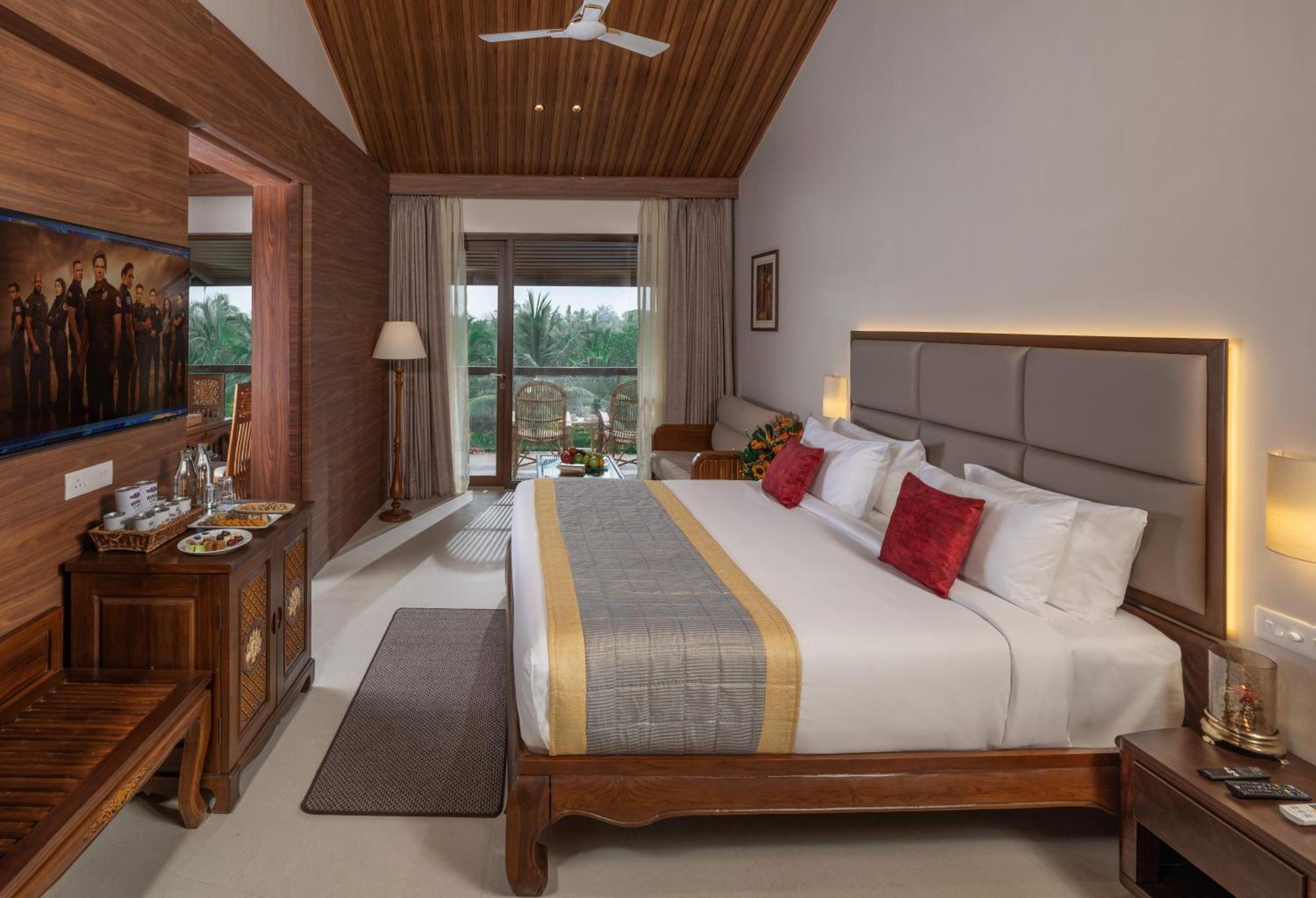 Uday Suites - The Airport Hotel Thiruvananthapuram Екстериор снимка
