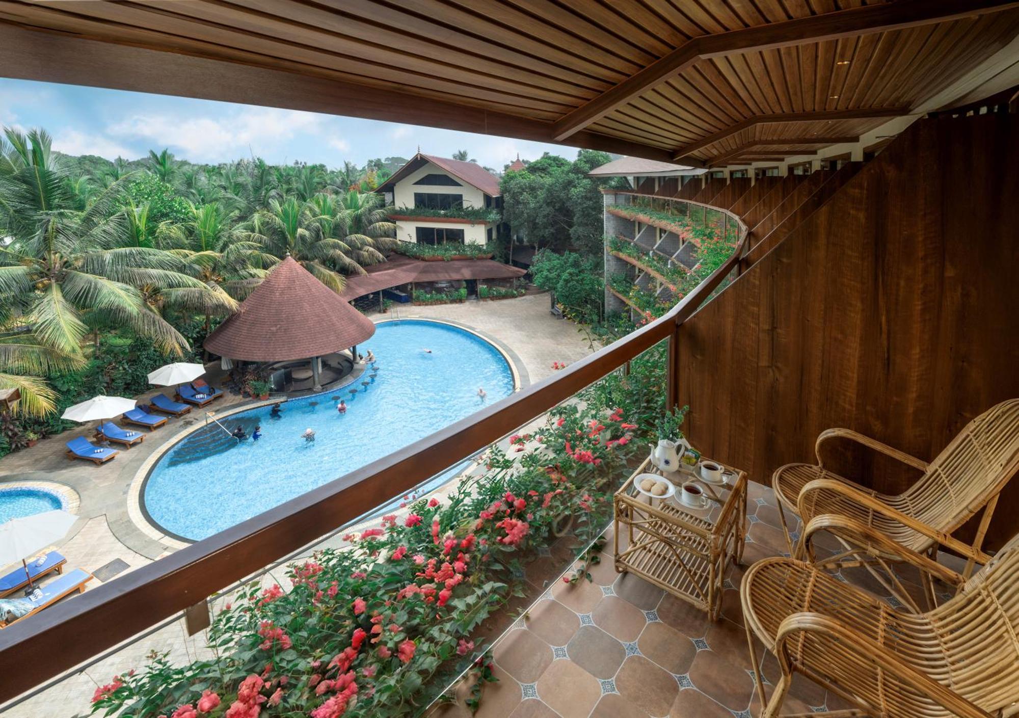Uday Suites - The Airport Hotel Thiruvananthapuram Екстериор снимка